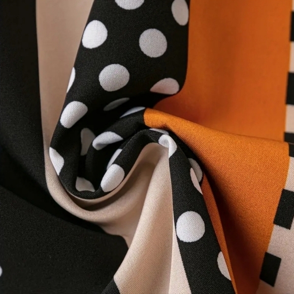 🆕️Polka Dot & Striped Halter Neck Top | Chic Colorblock Spri🤍🧡 Vibes 😍✨ - Picture 6 of 14